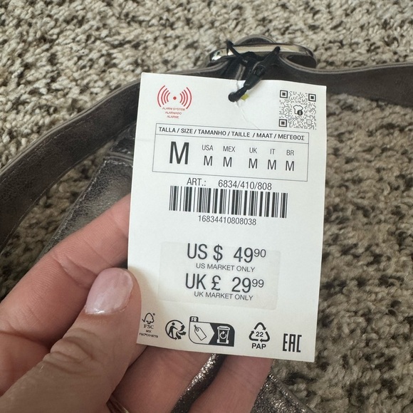 Zara Silver Hobo Bag with Metallic Finish - Picture 2 of 4